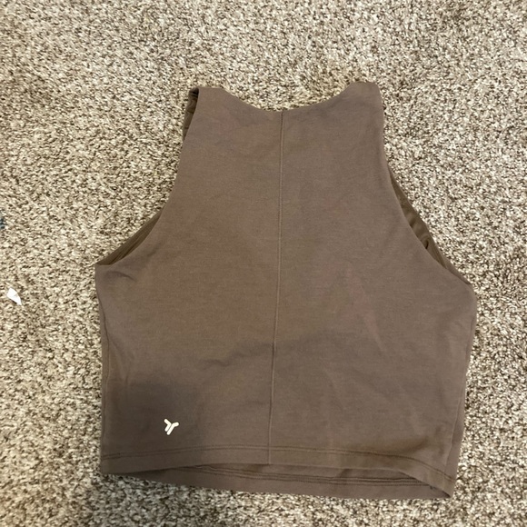 Old navy active tank top - Picture 2 of 3
